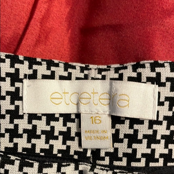 Houndstooth Patterned Pants . - Picture 2 of 3